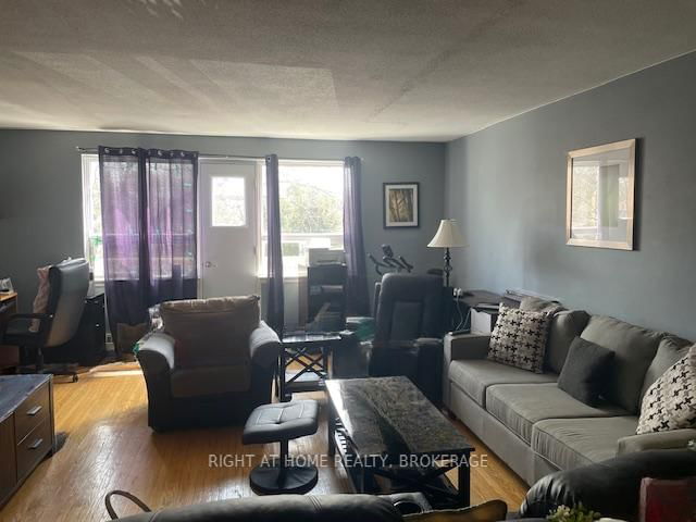 2 - 1852 Lakeshore Road