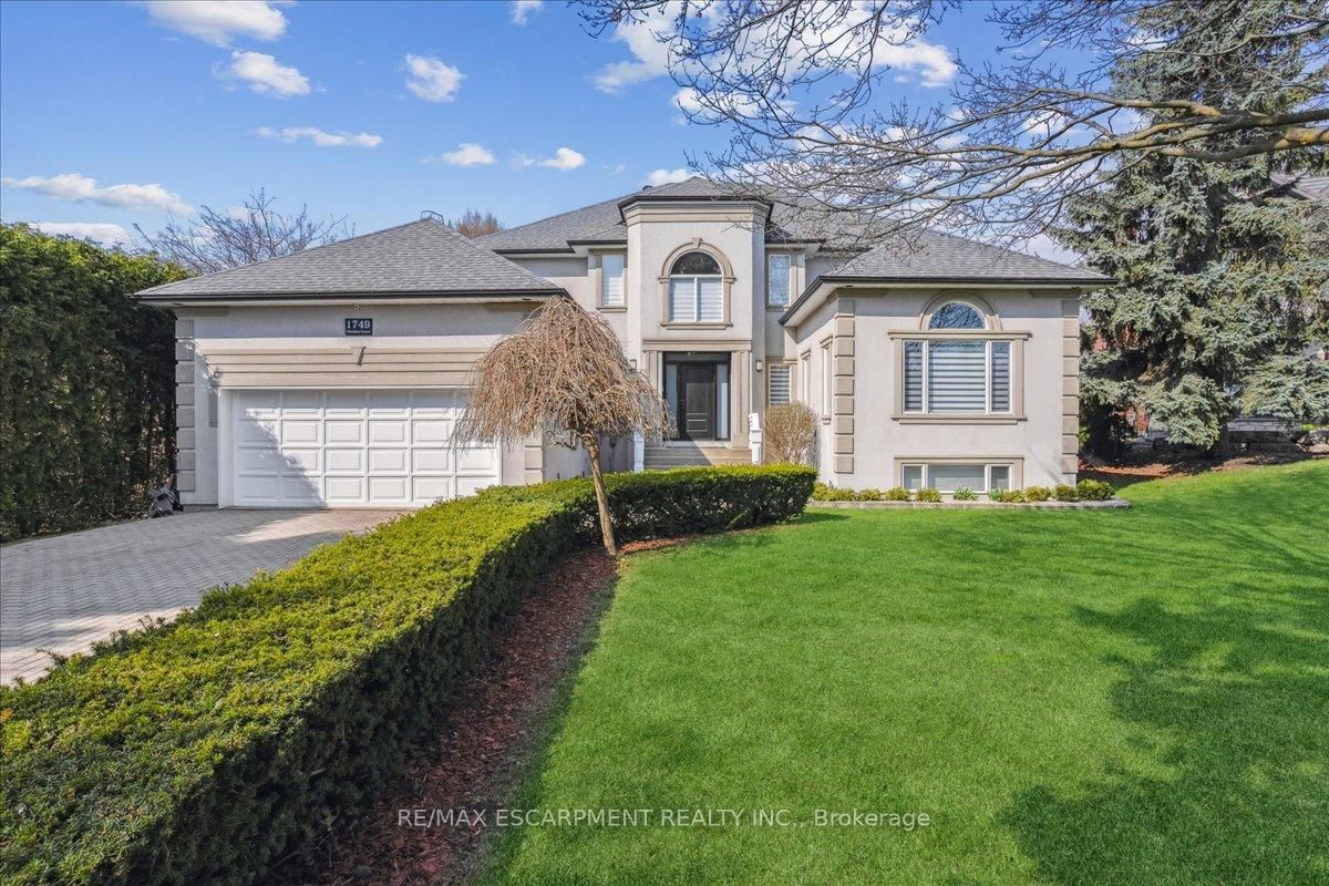 Detached House for sale at 1749 Chesbro Court, Mississauga, Sheridan, L5H 4H3 - MLS: W12105277