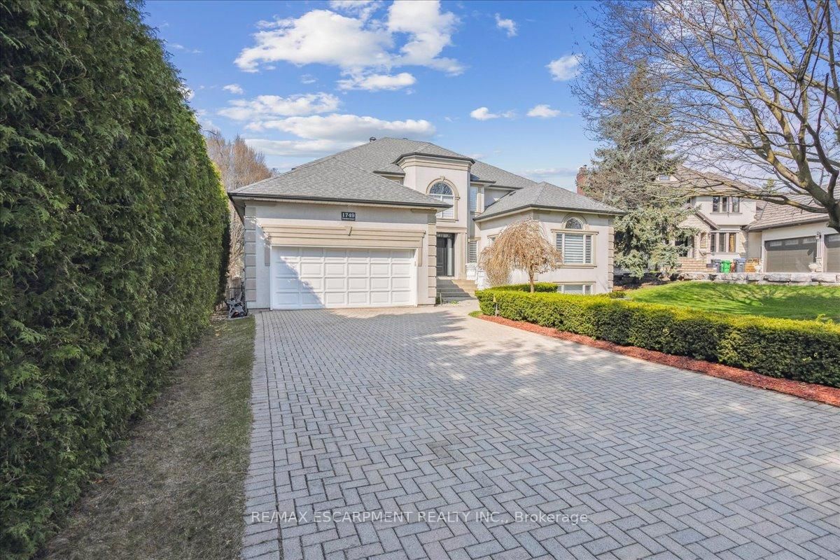Detached House for sale at 1749 Chesbro Court, Mississauga, Sheridan, L5H 4H3 - MLS: W12105277