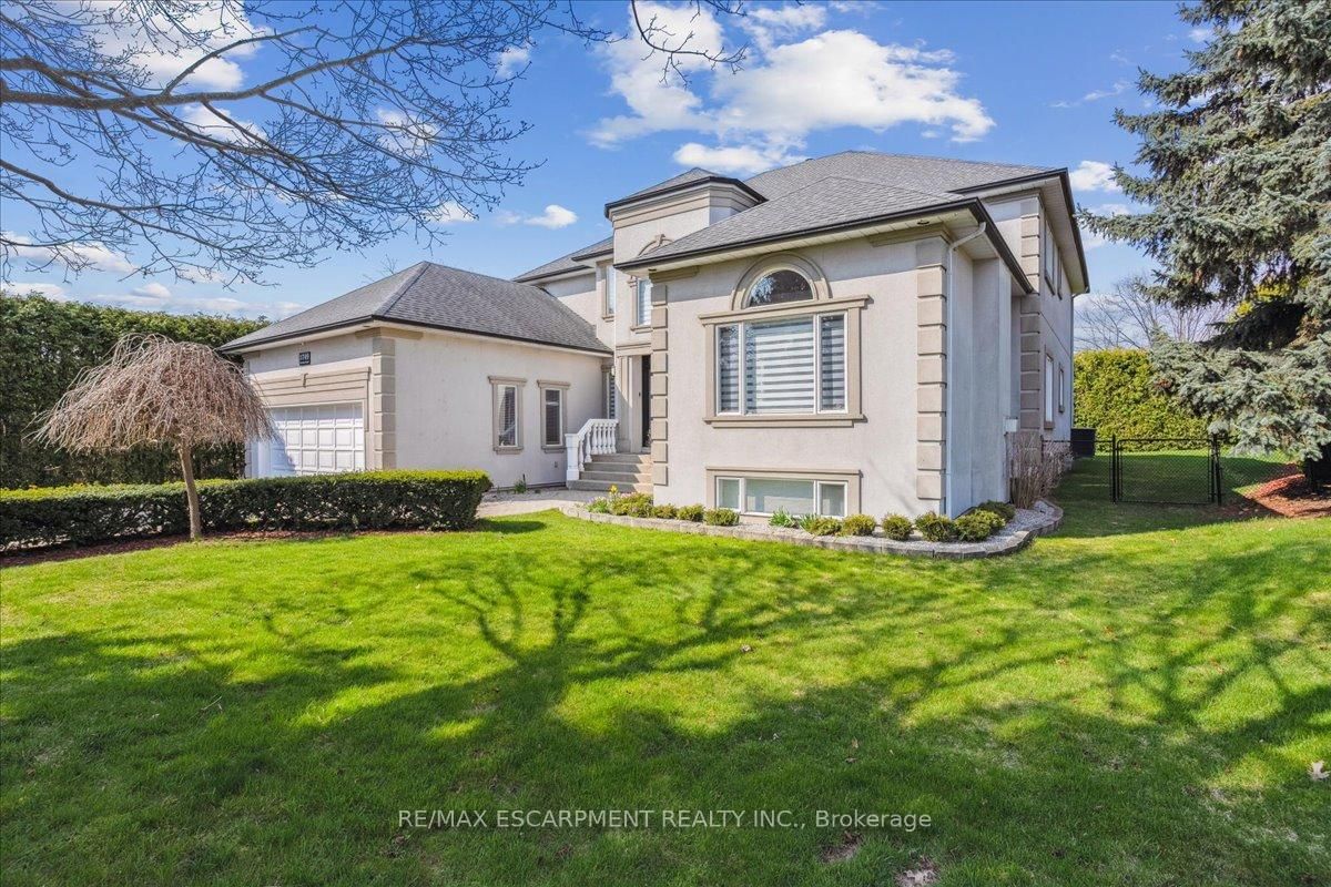 Detached House for sale at 1749 Chesbro Court, Mississauga, Sheridan, L5H 4H3 - MLS: W12105277
