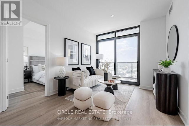902 - 86 Dundas Street