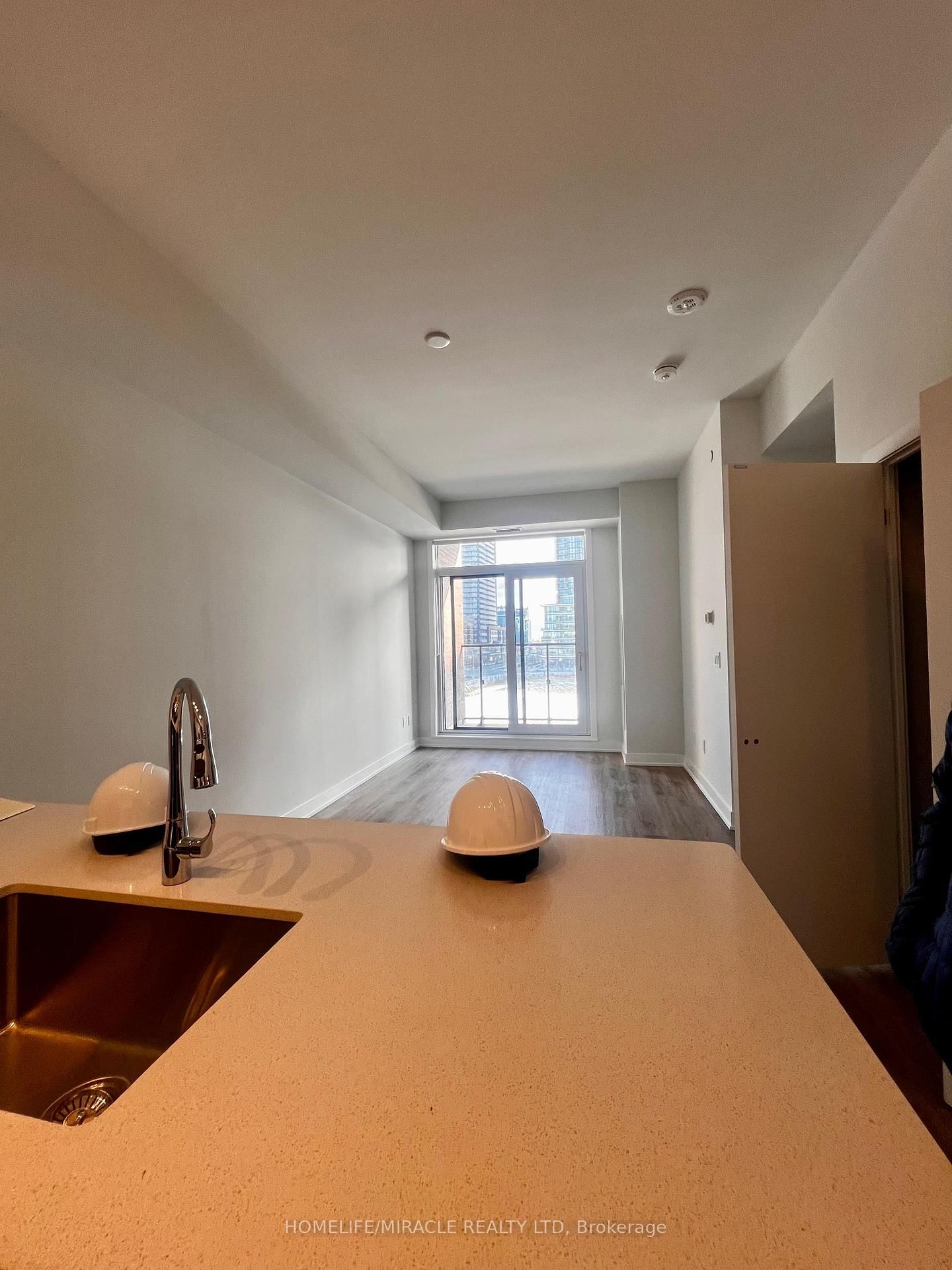 Condo leased at 313-430 Square One Drive, Mississauga, City Centre, L5B 0L6 - MLS: W12105481