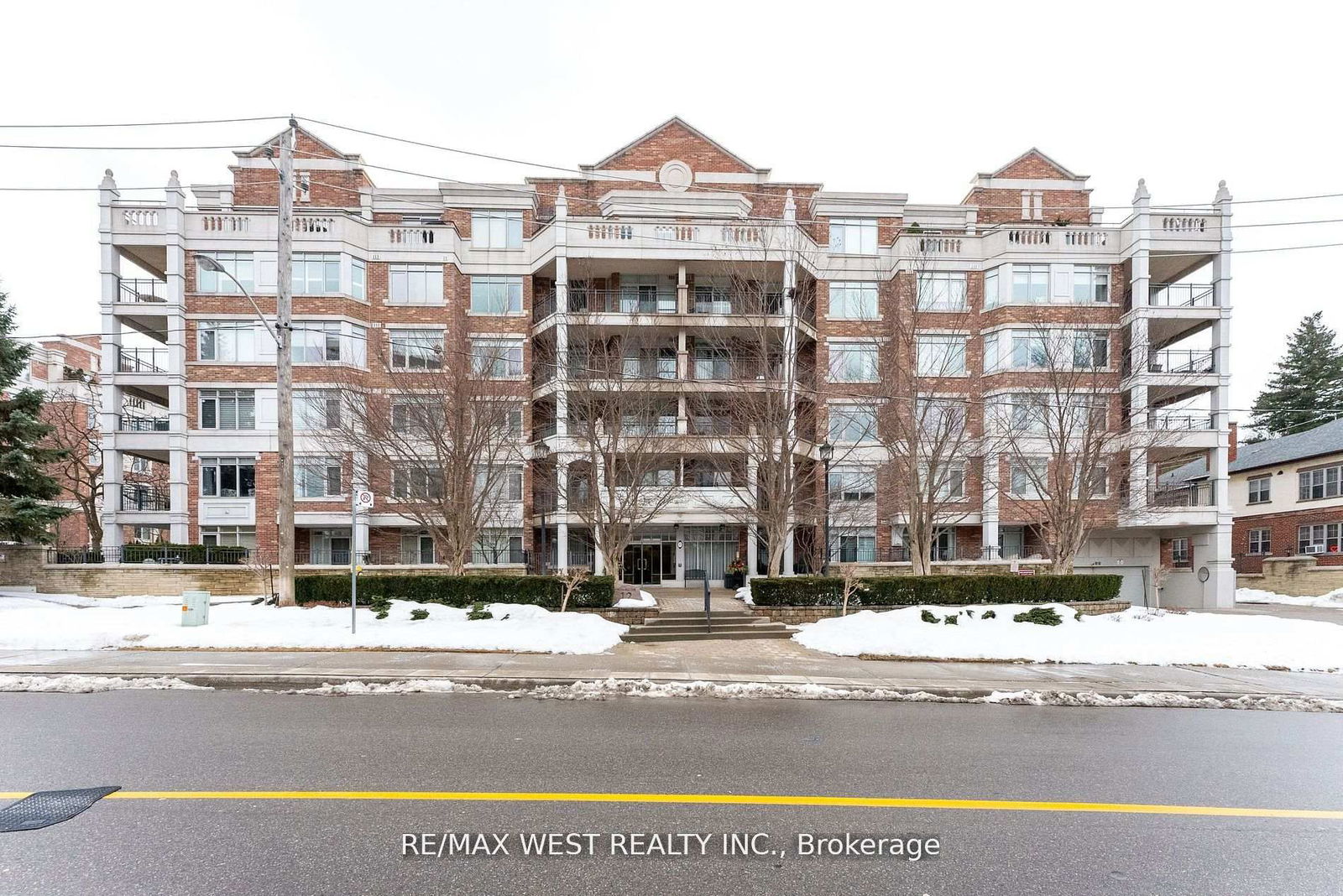 Condo for sale at 303-12 Old Mill Trail, Toronto, Kingsway South, M8X 2Z4 - MLS: W12105490