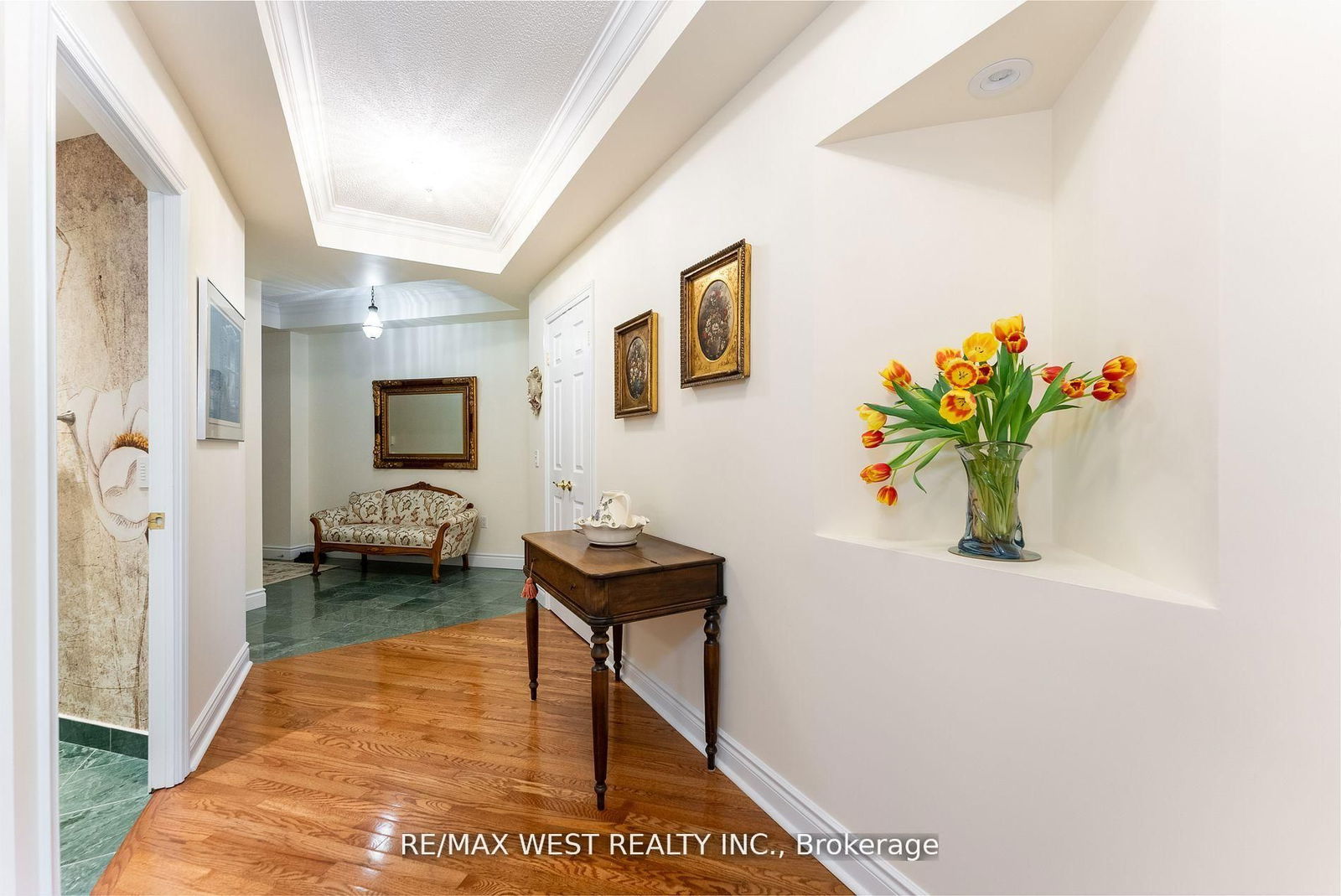 Condo for sale at 303-12 Old Mill Trail, Toronto, Kingsway South, M8X 2Z4 - MLS: W12105490