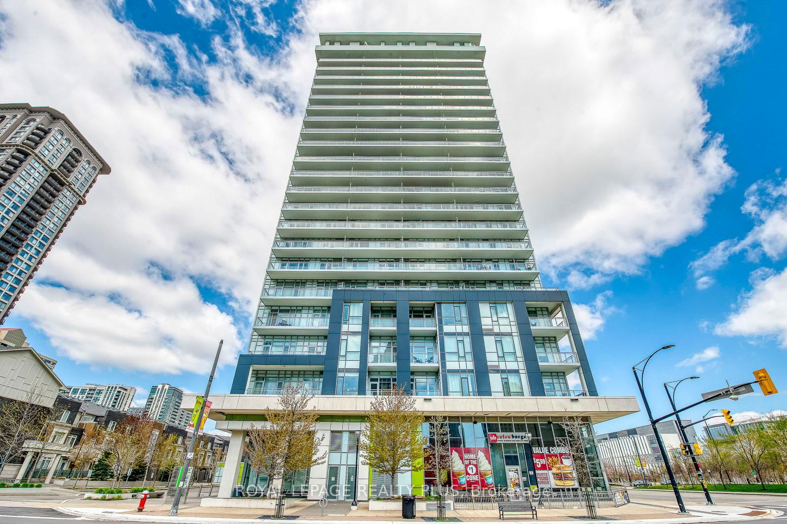 Condo for sale at 2202-365 Prince Of Wales Drive, Mississauga, City Centre, L5B 0G6 - MLS: W12105571