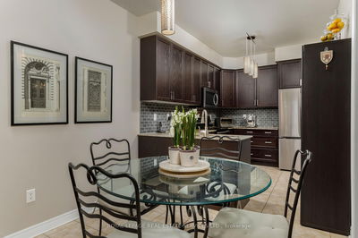 2439 Montagne Ave, Oakville - Westmount image-0-2