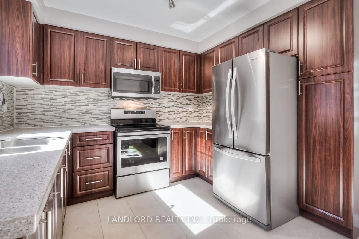 Detached House for lease at Upper-27 Ray Avenue, Toronto, Mount Dennis, M6M 2A7 - MLS: W12106121
