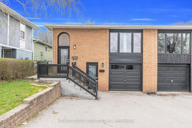 1305 Consort Crescent