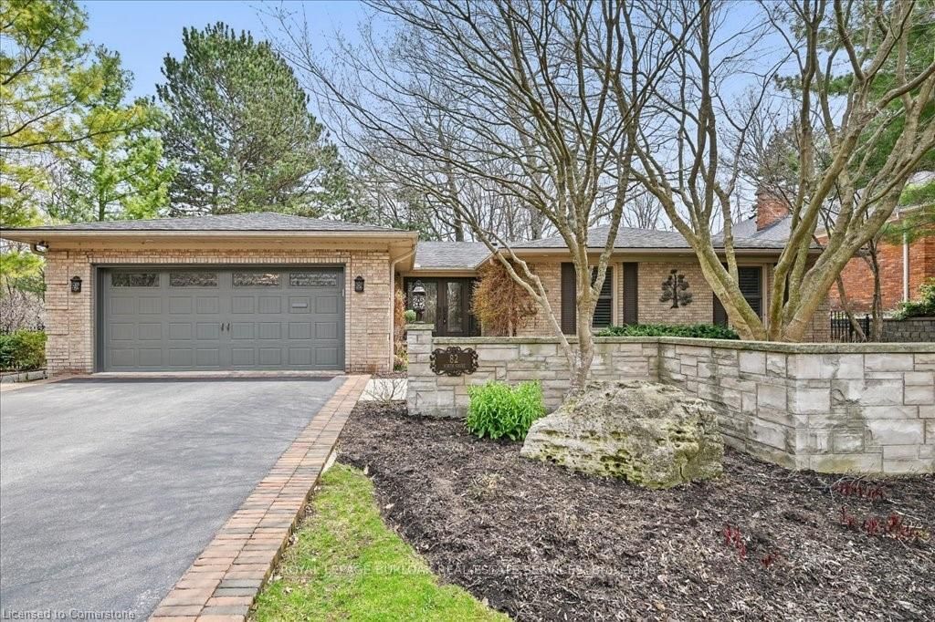 Detached House sold at 82 North Shore Boulevard, Burlington, Bayview, L7T 4G3 - MLS: W12106372