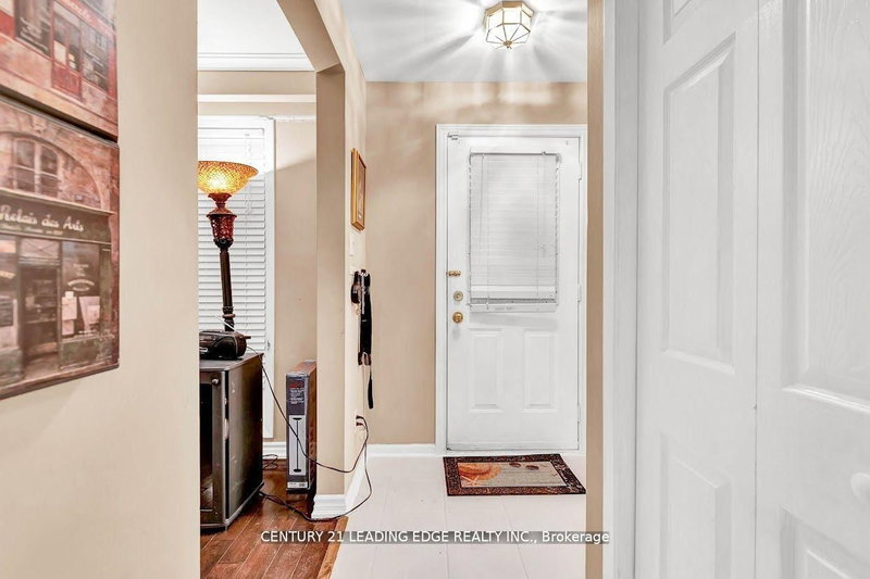 2145 Sandringham Dr, Burlington, L7P 1T8 | Image 3