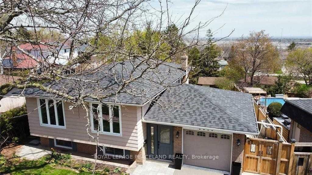 Detached House for lease at 1305 Hart Crescent, Oakville, Falgarwood, L6H 2M6 - MLS: W12106482