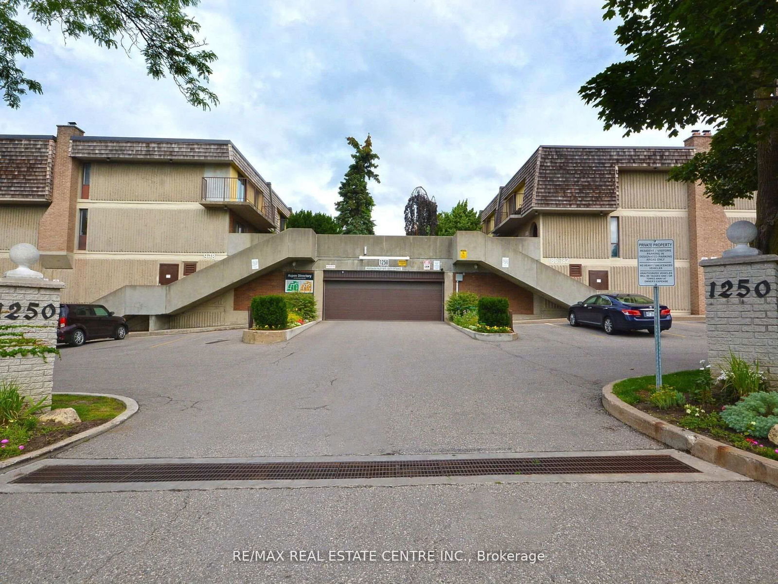Townhouse for sale at 141-1250 Mississauga Valley Boulevard, Mississauga, Mississauga Valleys, L5A 3R6 - MLS: W12106528