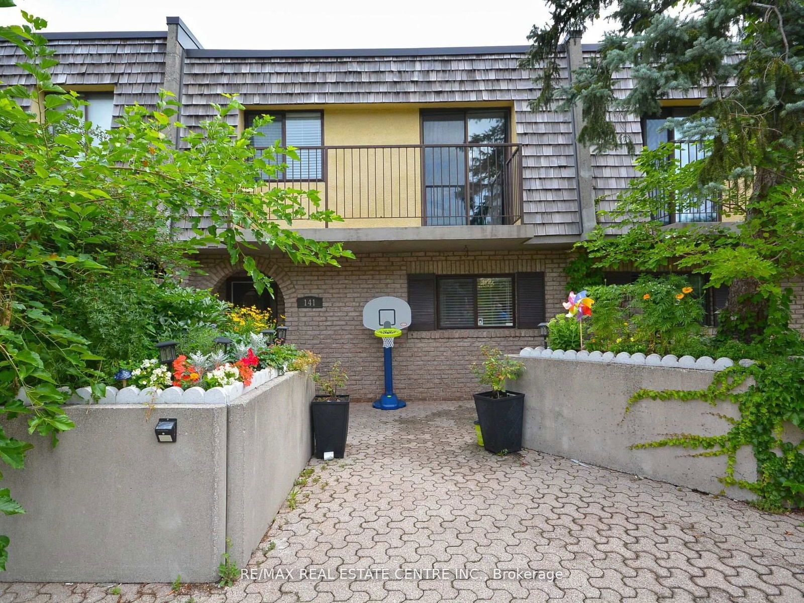 Townhouse for sale at 141-1250 Mississauga Valley Boulevard, Mississauga, Mississauga Valleys, L5A 3R6 - MLS: W12106528