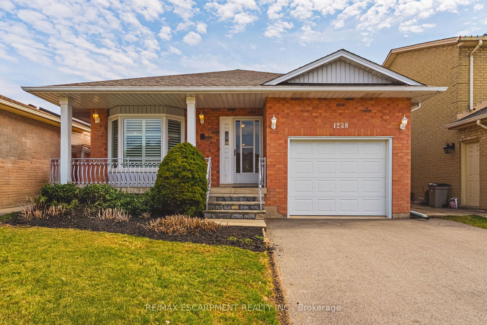 Detached House for sale at 1238 Thorpe Road, Burlington, Brant, L7S 2C9 - MLS: W12106736