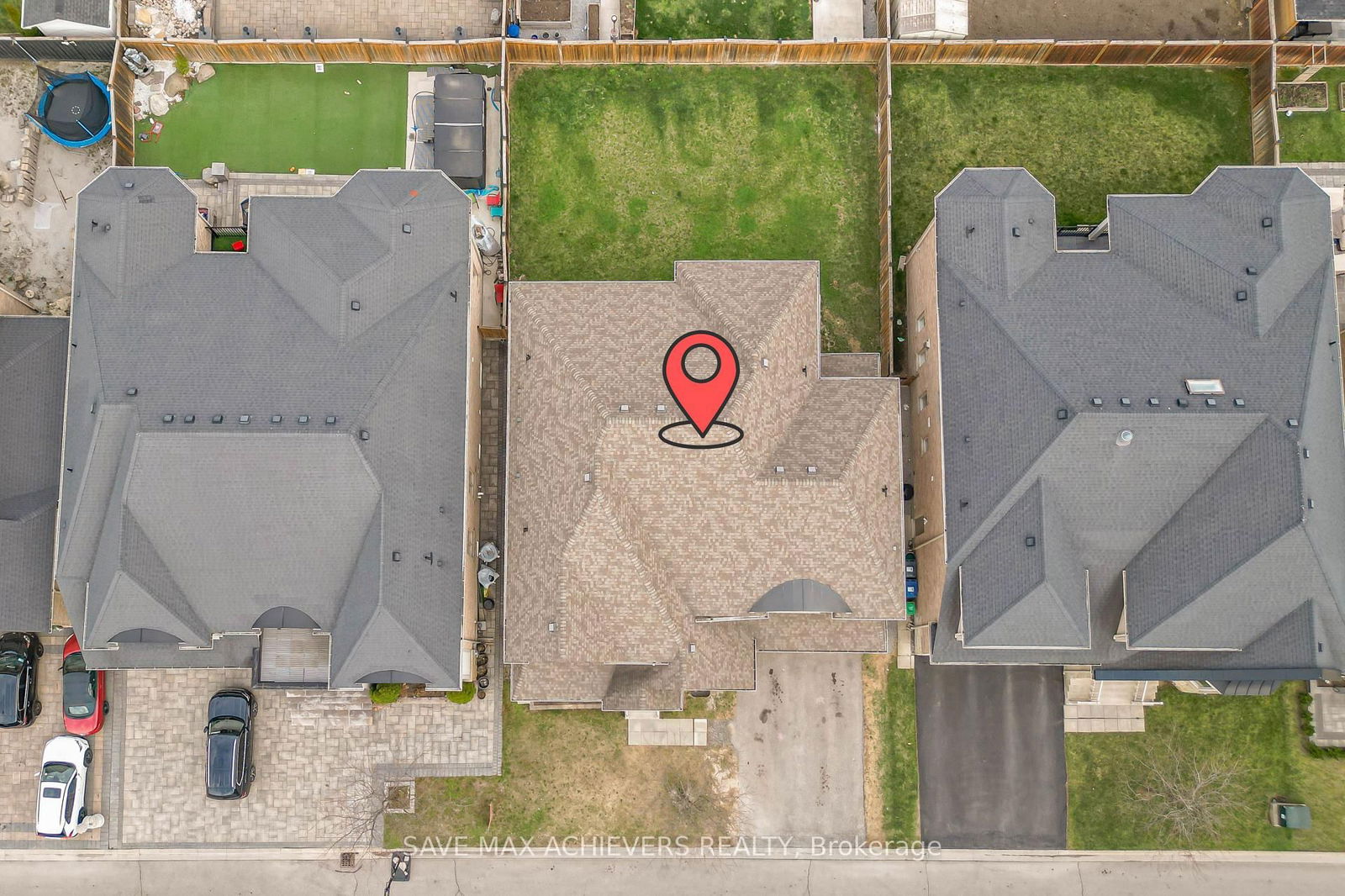 Detached House for sale at 7 Seacliff Crescent, Brampton, Bram East, L6T 0A4 - MLS: W12106761