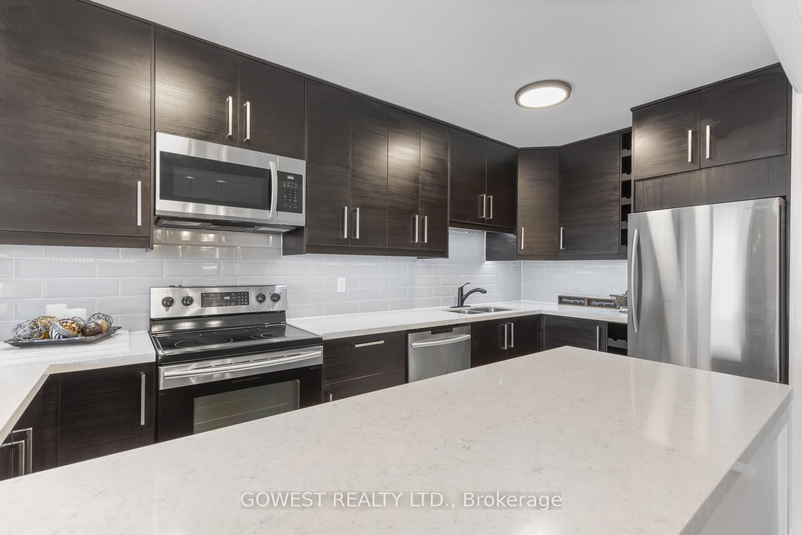 Condo for lease at 1806-240 Scarlett Road, Toronto, Rockcliffe-Smythe, M6N 4X6 - MLS: W12106766