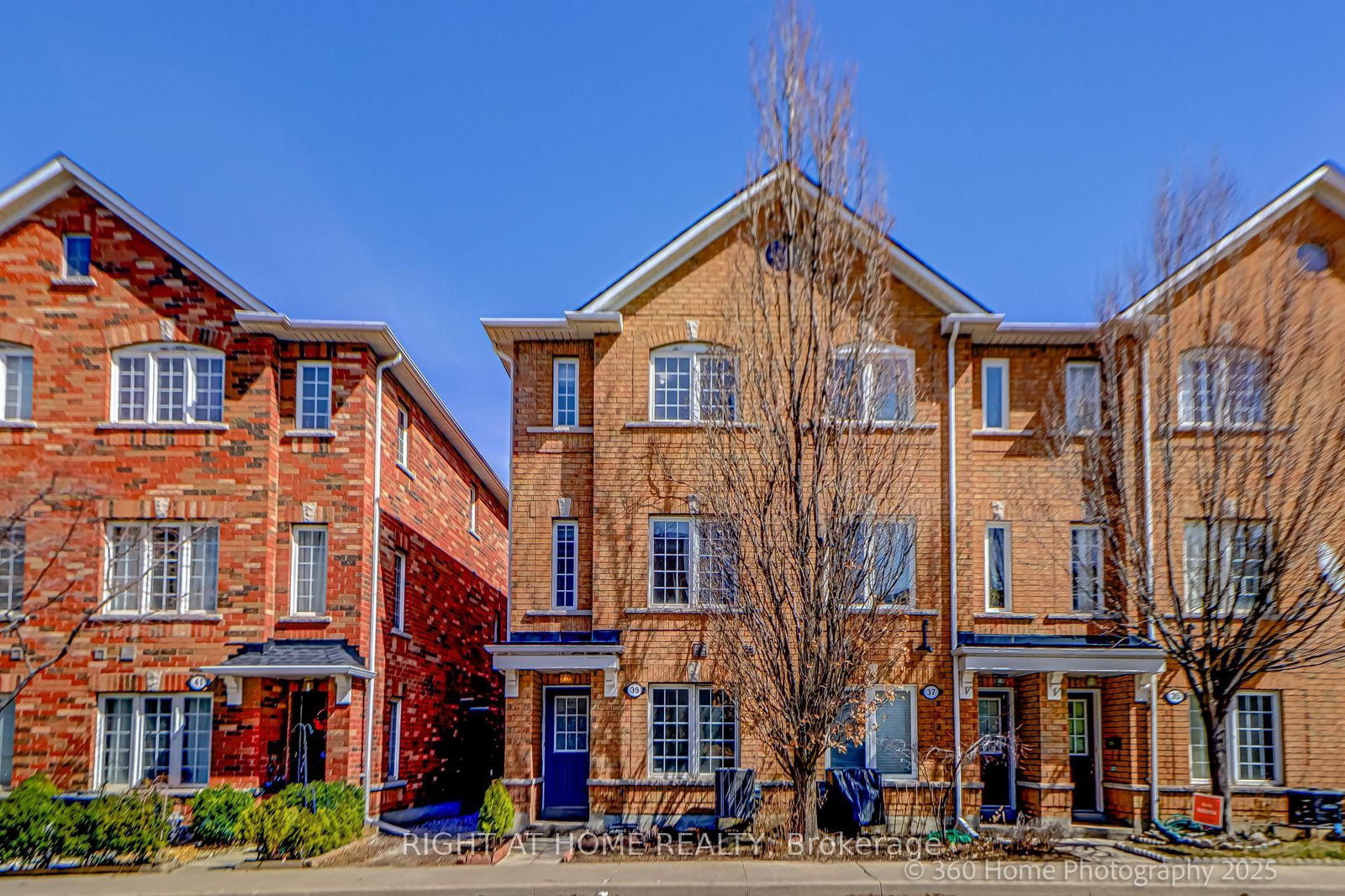 Townhouse for sale at 39 Birdstone Crescent, Toronto, Junction Area, M6N 5H5 - MLS: W12106866