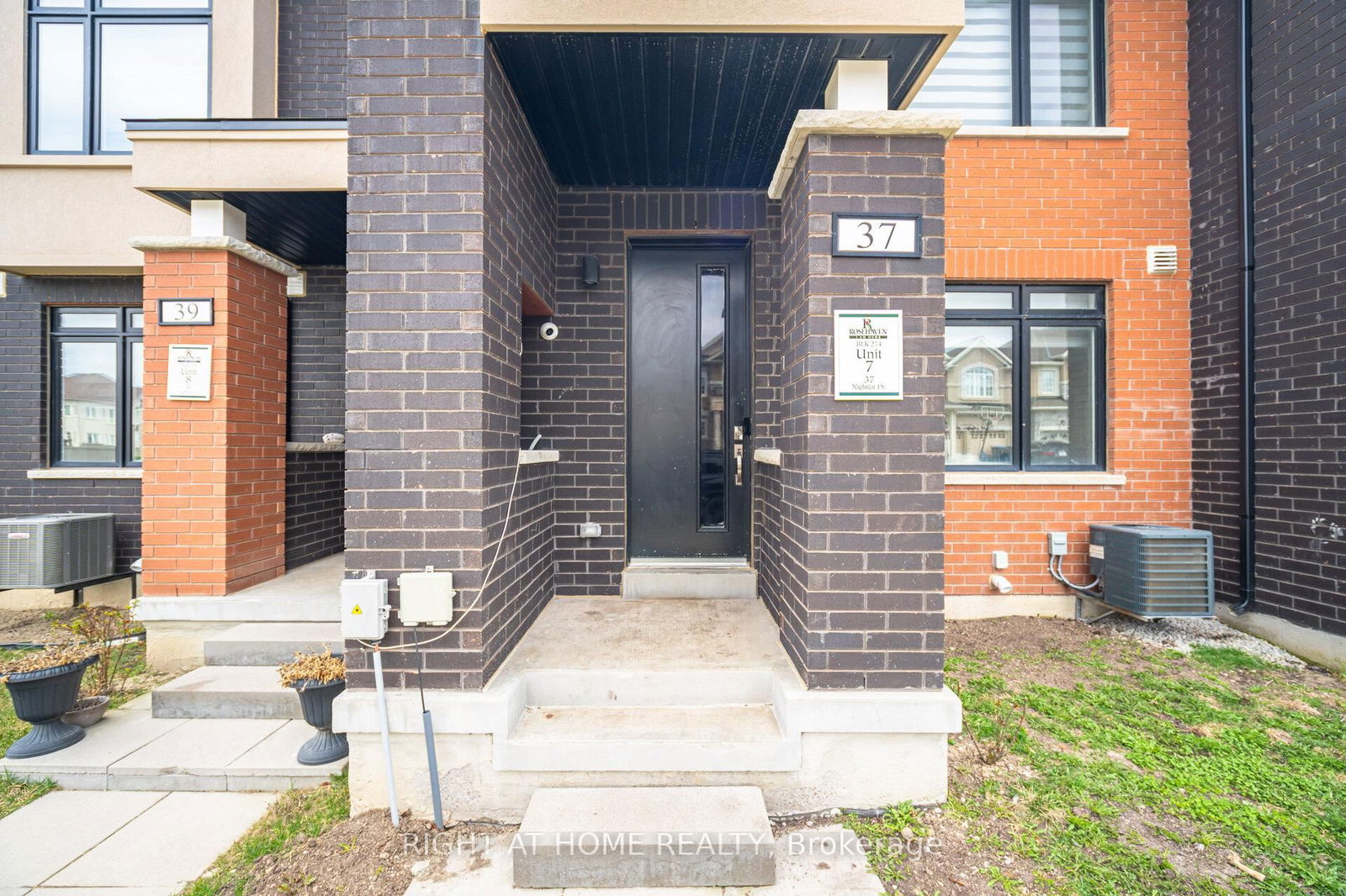 Townhouse for sale at 37 Nightjar Drive, Brampton, Northwest Brampton, L7A 5A1 - MLS: W12106919