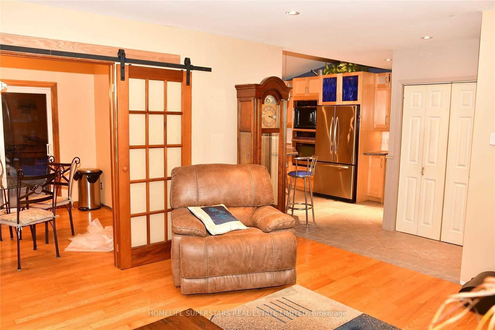 Listing Image 7