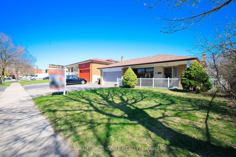 3350 Lehigh Cres W, Mississauga, L4T 1W8 | Image 3
