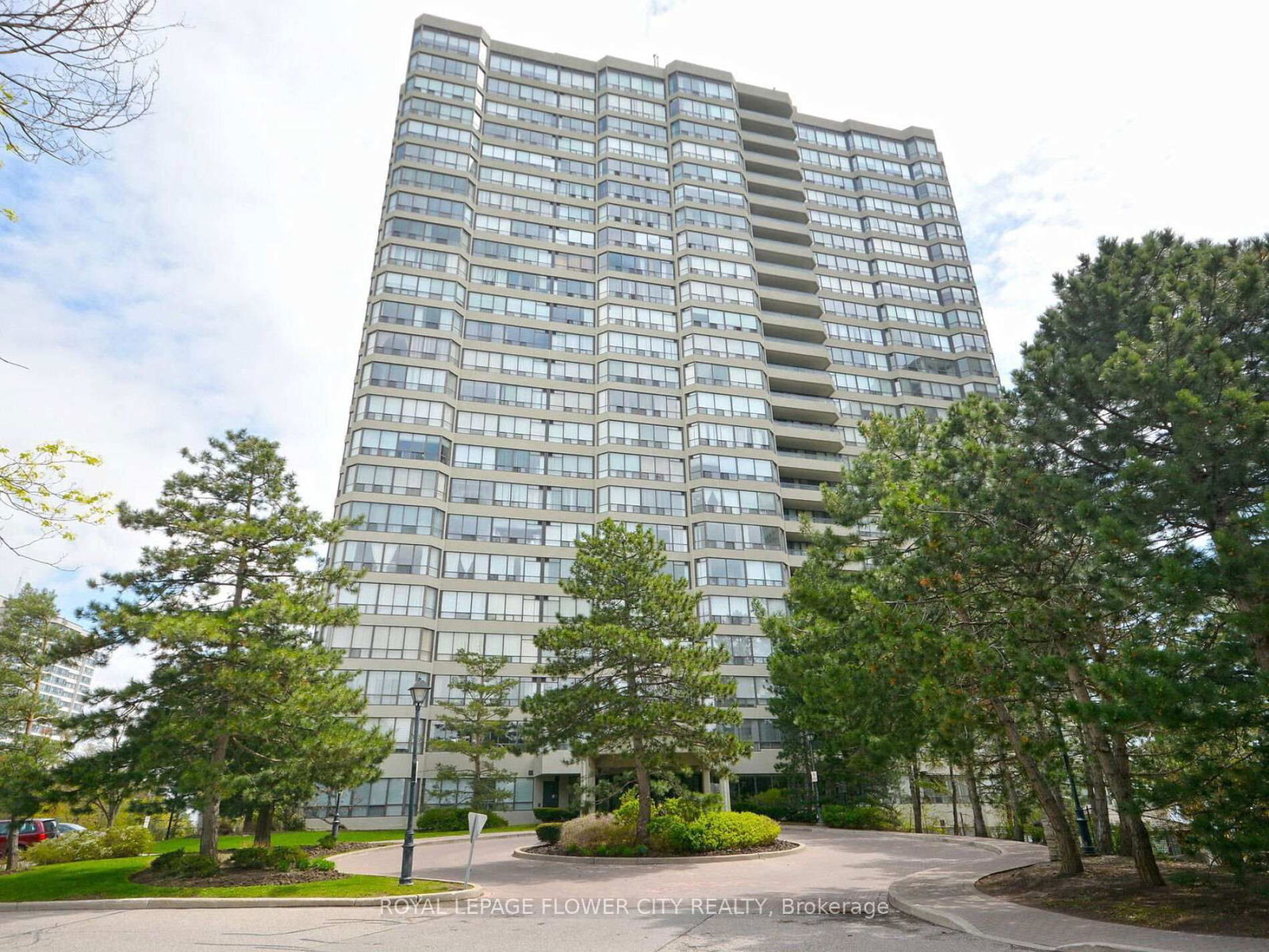 Condo for sale at 710-22 Hanover Road, Brampton, Queen Street Corridor, L6S 5K7 - MLS: W12106970