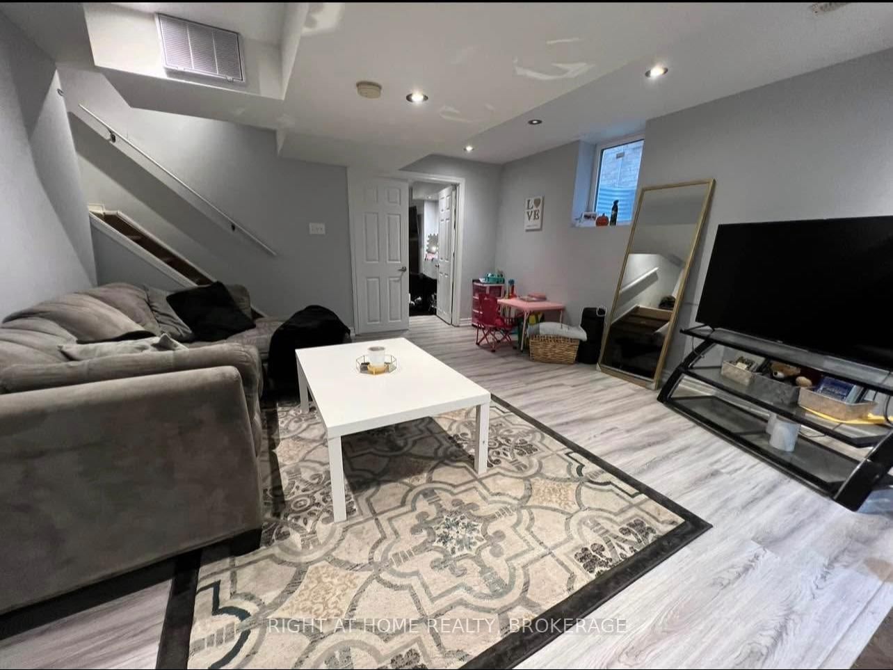 Detached House for lease at 33 Crannyfield Drive, Brampton, Fletcher's Meadow, L7A 3X2 - MLS: W12107009
