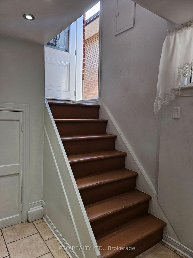 Basement - 26 Bairstow Crescent