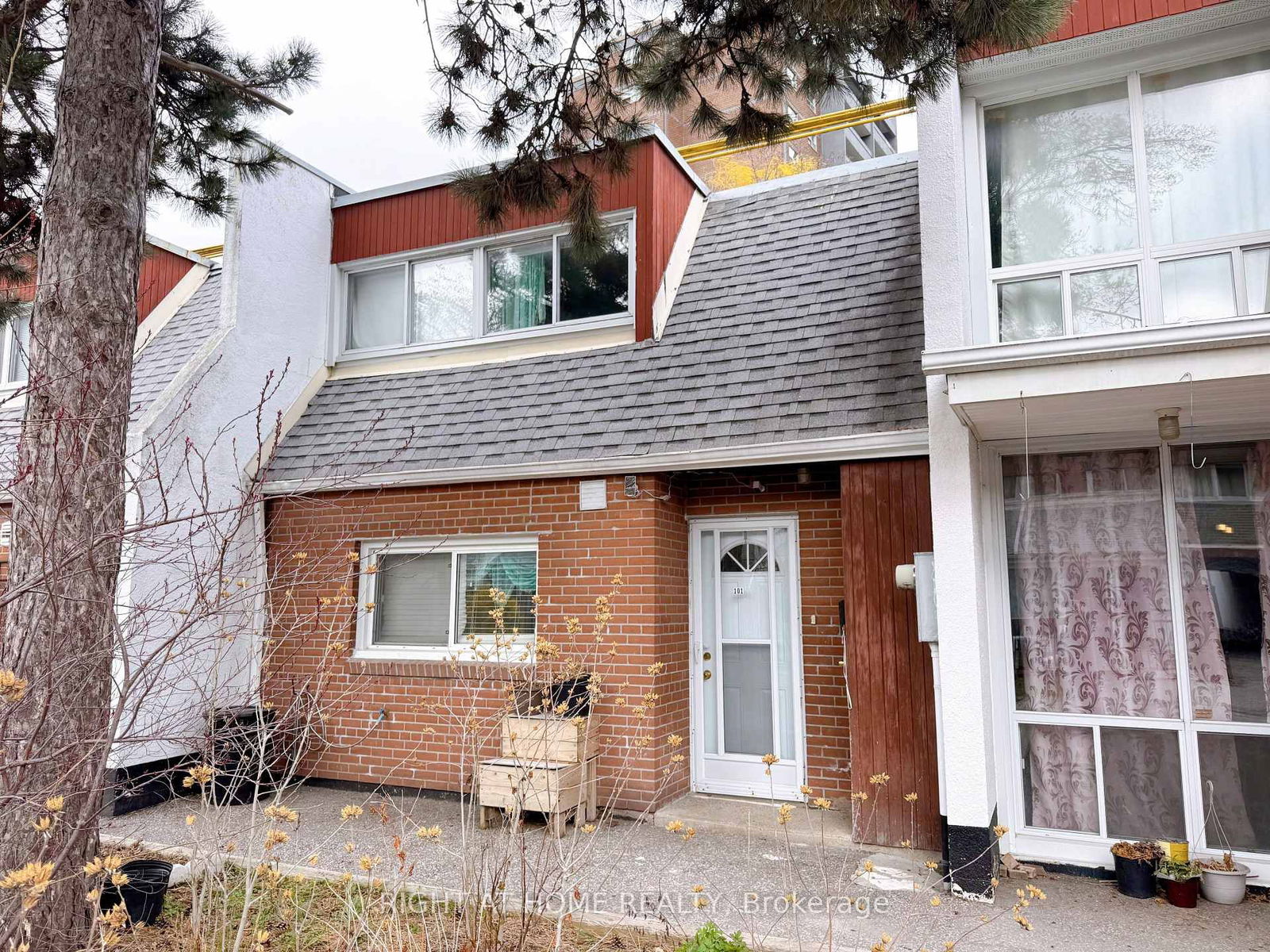 Townhouse for sale at 101-2901 Jane Street, Toronto, Glenfield-Jane Heights, M3N 2J8 - MLS: W12107291