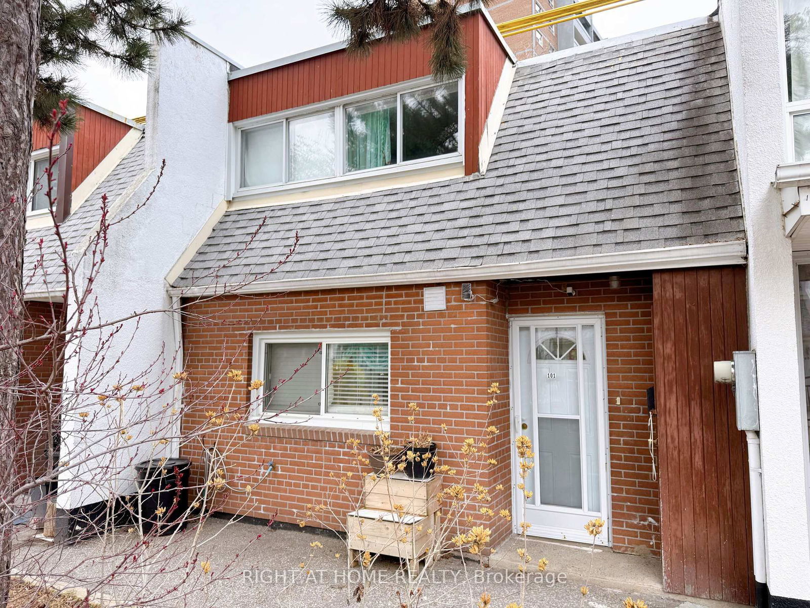 Townhouse for sale at 101-2901 Jane Street, Toronto, Glenfield-Jane Heights, M3N 2J8 - MLS: W12107291