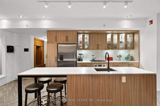 Th16 - 50 Bartlett Avenue