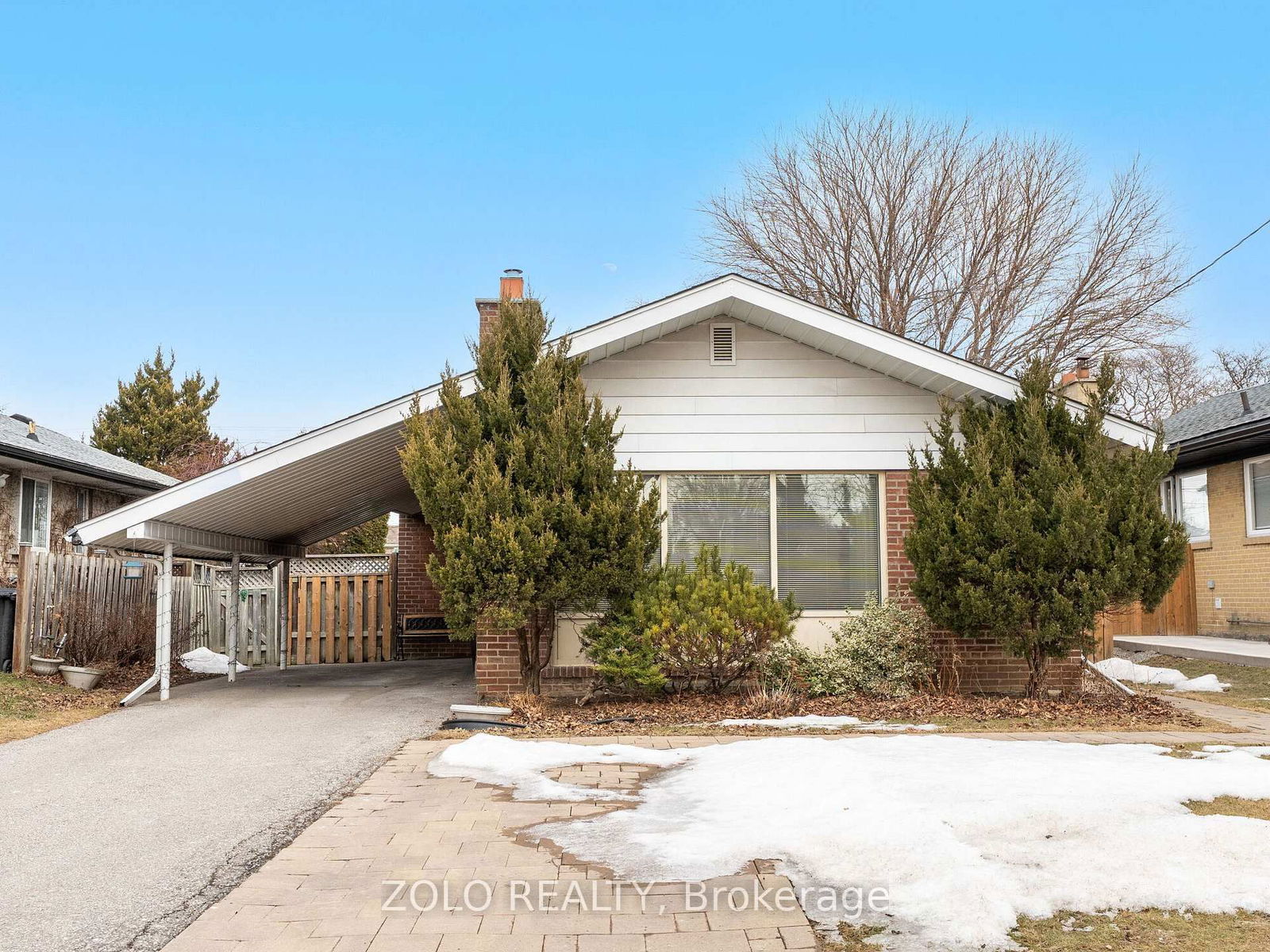 Detached House for sale at 31 Pakenham Drive, Toronto, Rexdale-Kipling, M9W 4B2 - MLS: W12107529