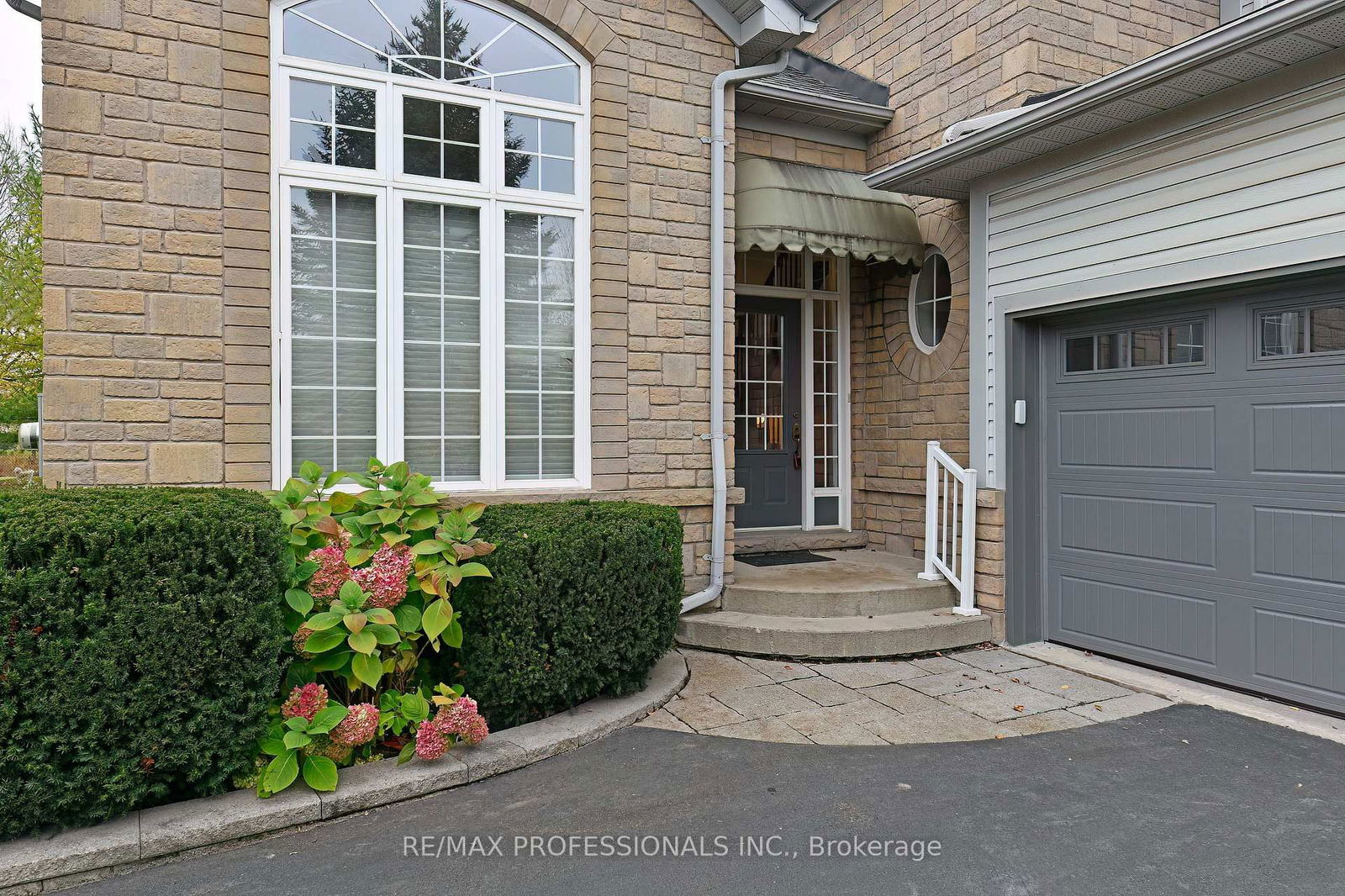 Semi-Detached House for sale at 5-2228 Turnberry Road, Burlington, Rose, L7M 4P9 - MLS: W12107547