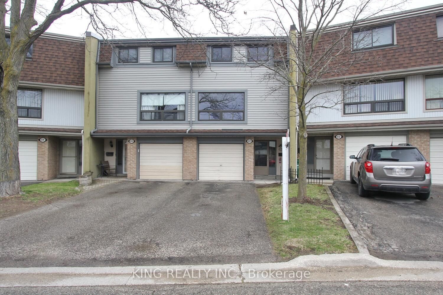 Townhouse for sale at 62-62 Ashton Crescent, Brampton, Central Park, L6S 3J9 - MLS: W12107673
