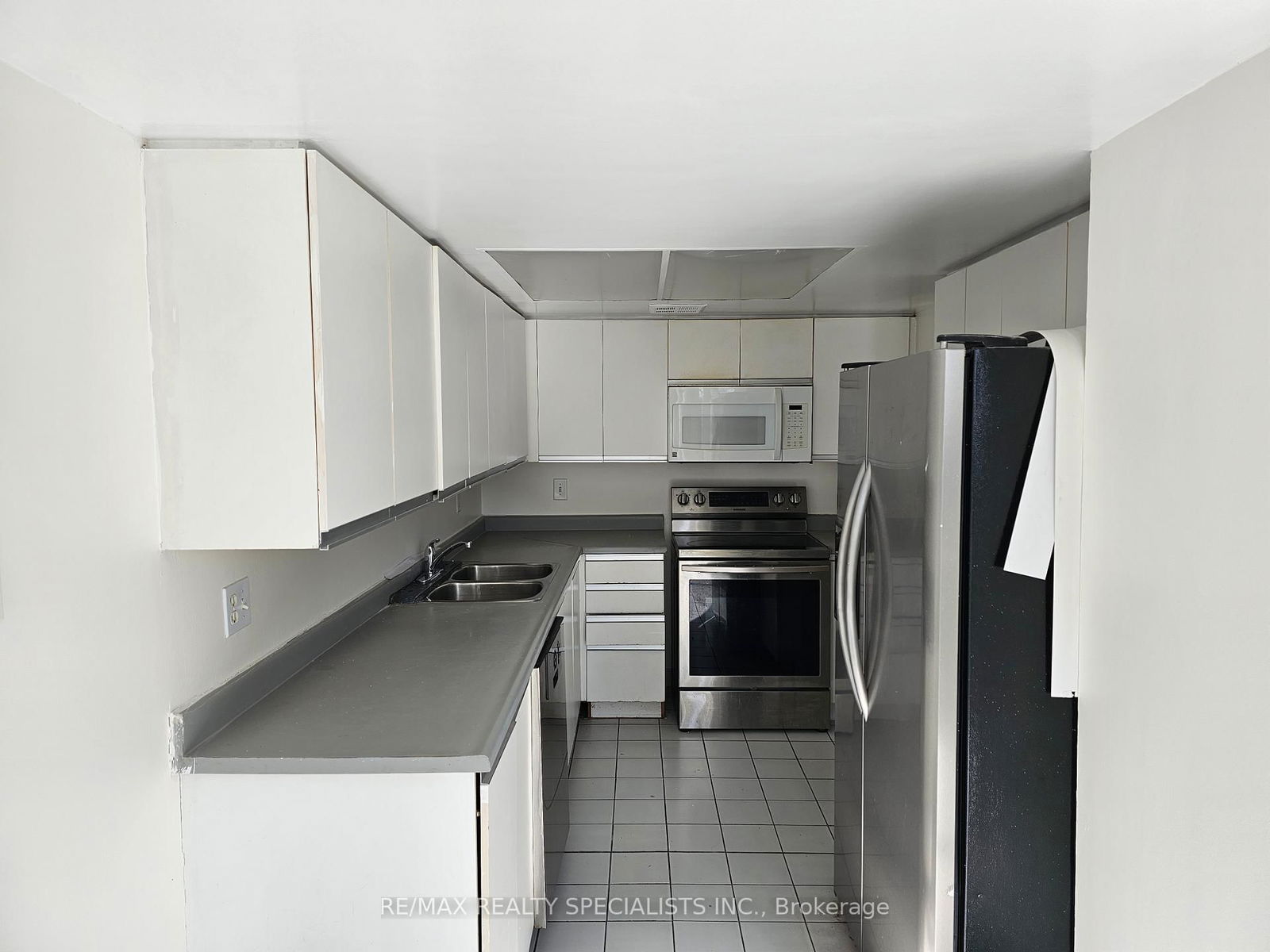 Condo for lease at 306-350 Webb Drive, Mississauga, City Centre, L5B 3W4 - MLS: W12107697