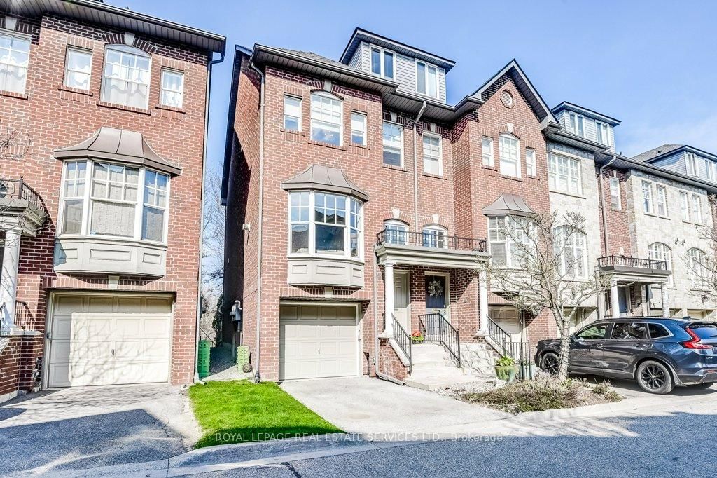 Townhouse for sale at 17 Leaves Terrace, Toronto, Stonegate-Queensway, M8Y 4H4 - MLS: W12107766