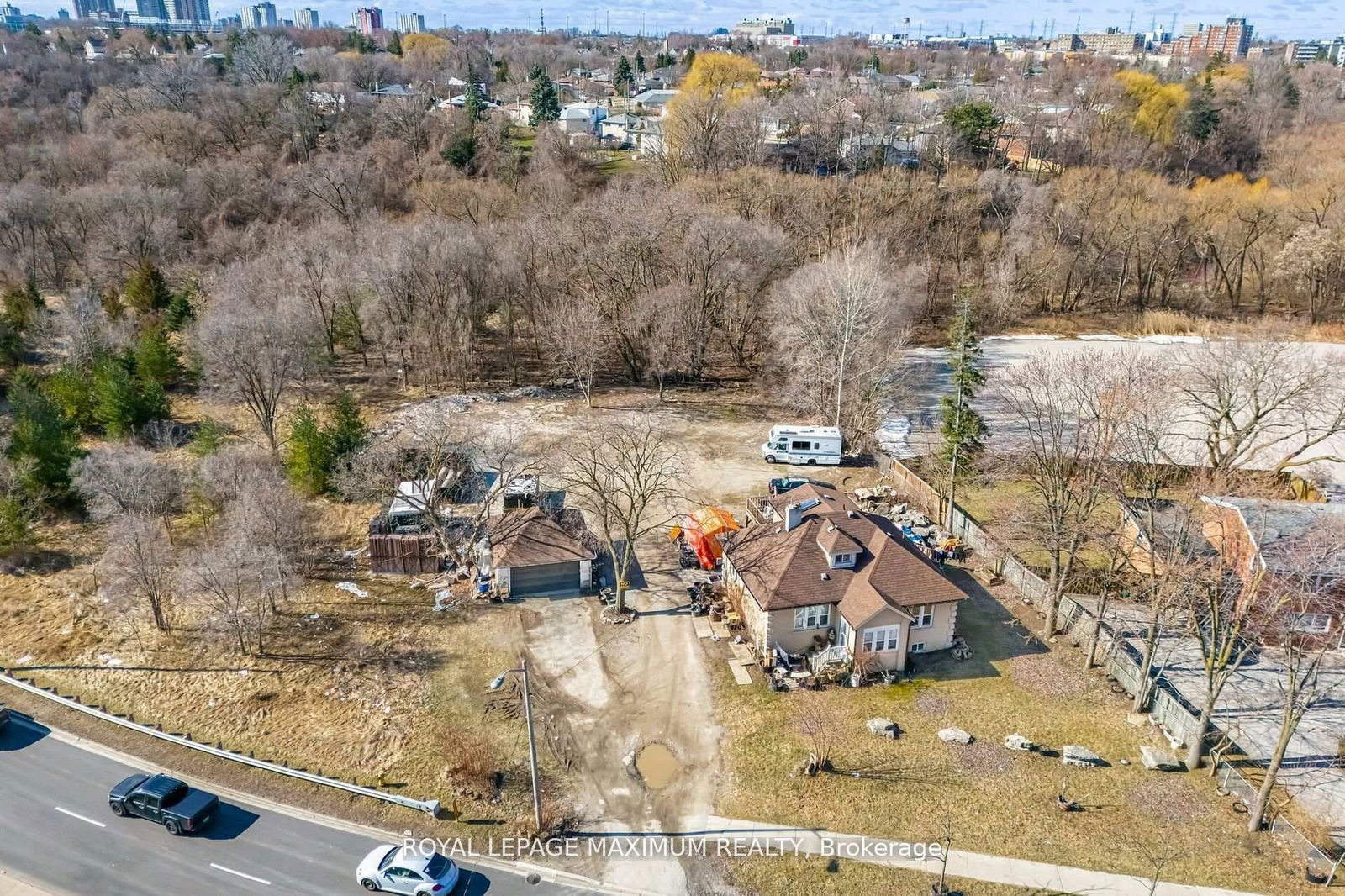 Detached House for sale at 255 Albion Road, Toronto, Elms-Old Rexdale, M9W 3P1 - MLS: W12107796