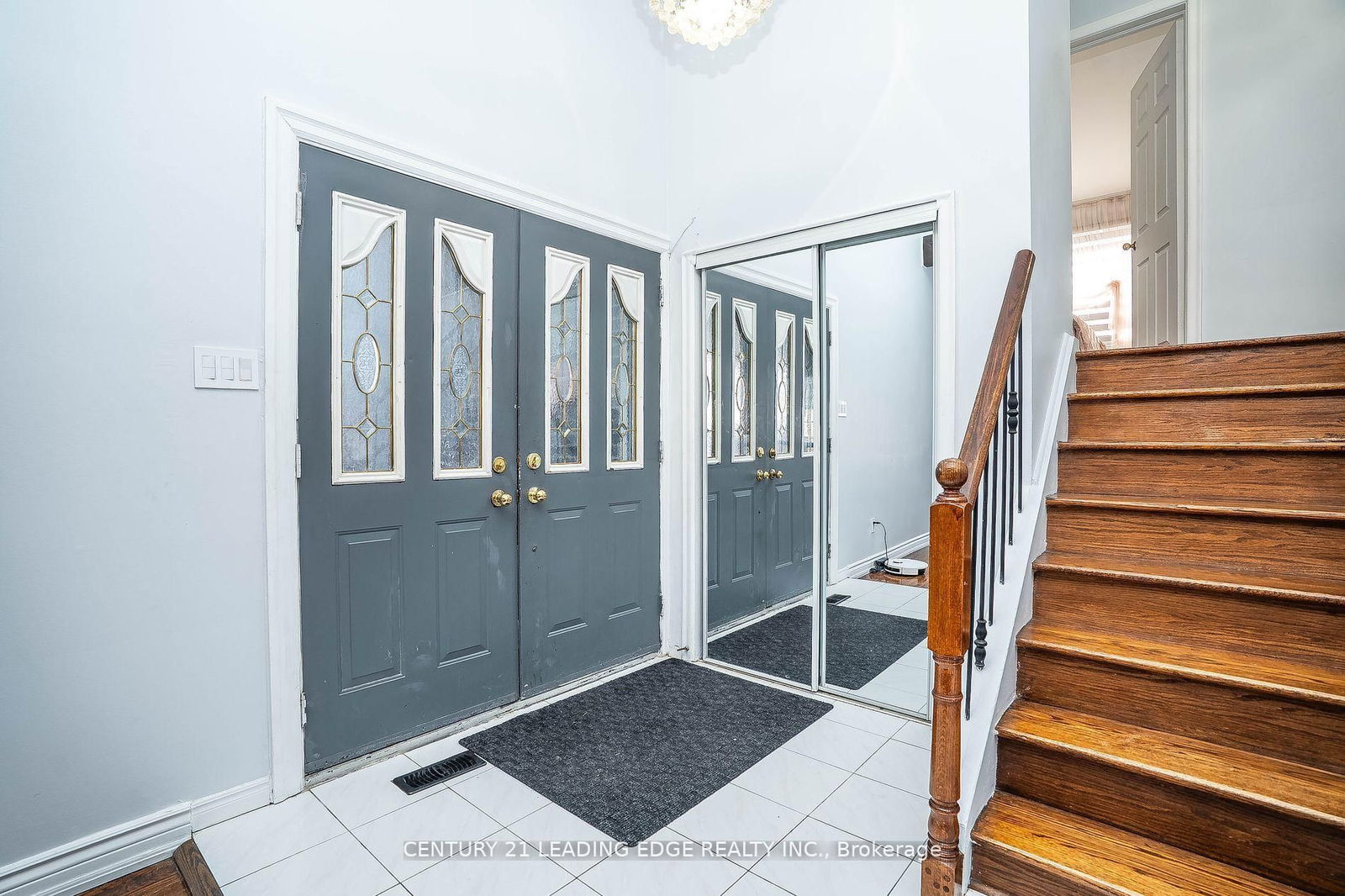 Listing Image 0