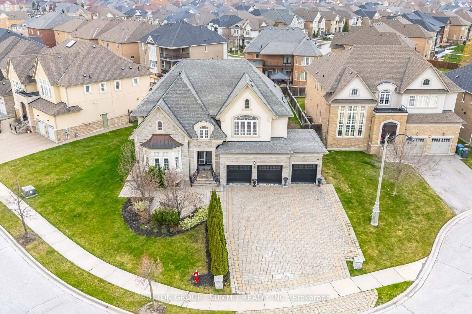 Detached House for sale at 16 Adastra Place, Brampton, Bram East, L6P 3B4 - MLS: W12107835