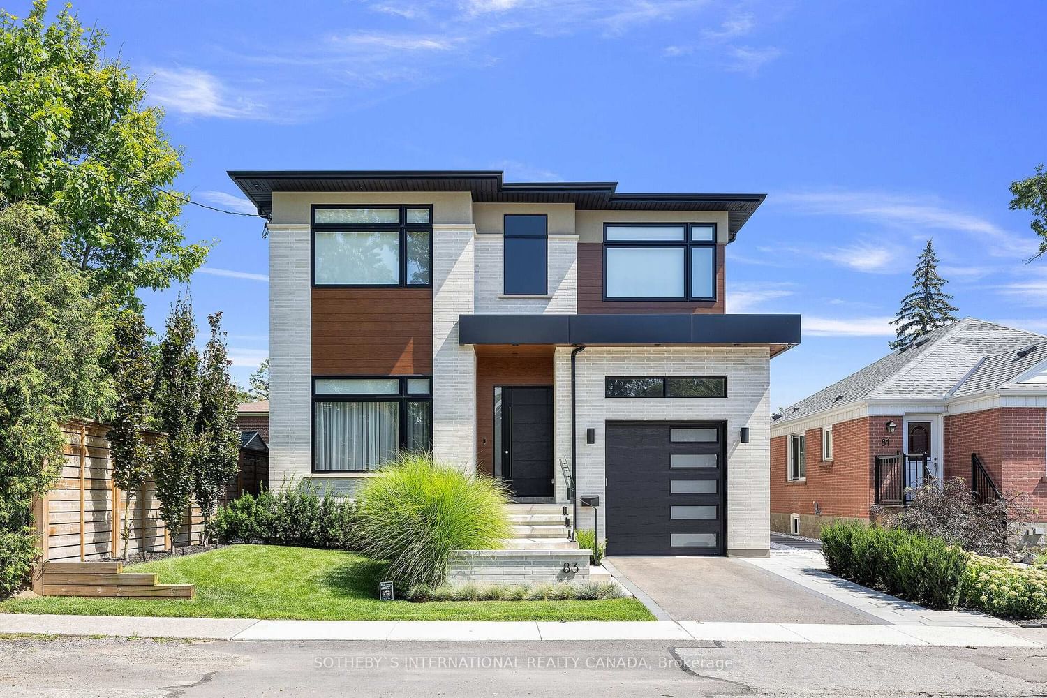 Detached House for sale at 83 Guthrie Avenue, Toronto, Stonegate-Queensway, M8Y 3L3 - MLS: W12107885