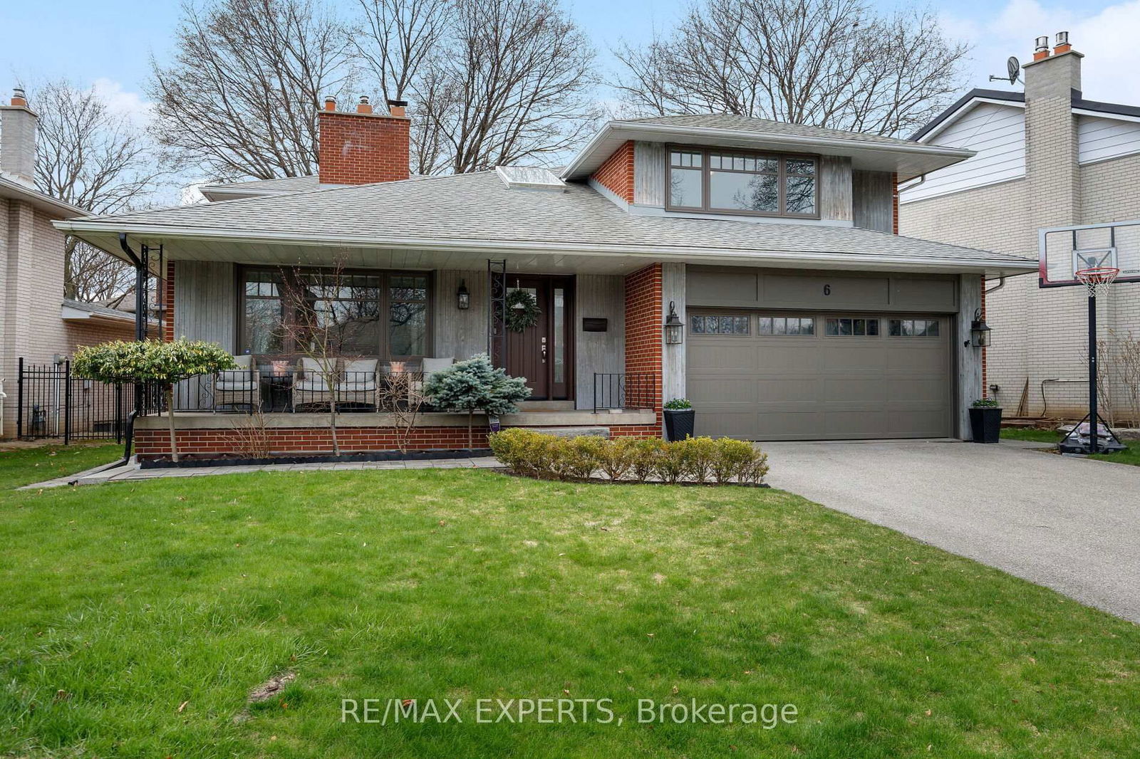 Detached House for sale at 6 Muirdale Avenue, Toronto, Willowridge-Martingrove-Richview, M9R 2V4 - MLS: W12107924