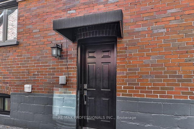 56 Rockcliffe Boulevard