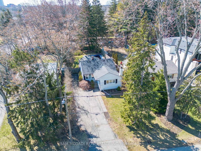 1218 Lakebreeze Drive