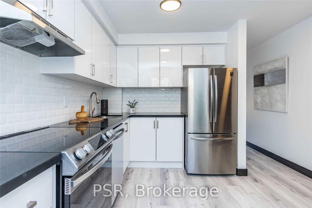 4 - 2 Blackthorn Avenue