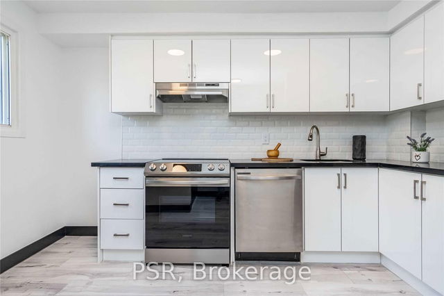 4 - 2 Blackthorn Avenue