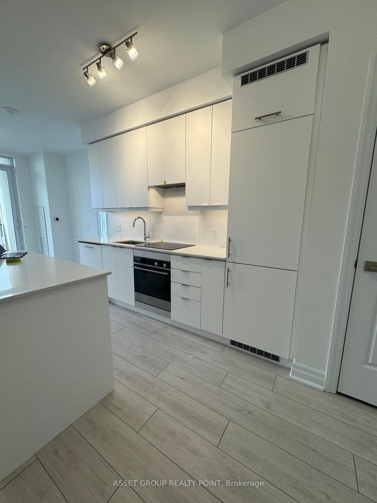 Condo for lease at 3910-30 Elm Drive, Mississauga, City Centre, L5B 0N6 - MLS: W12108667