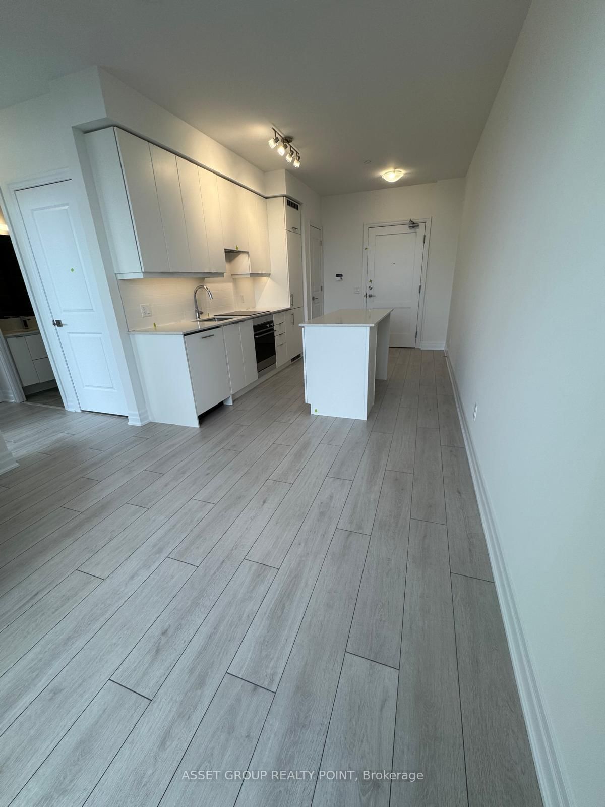 Condo for lease at 3910-30 Elm Drive, Mississauga, City Centre, L5B 0N6 - MLS: W12108667