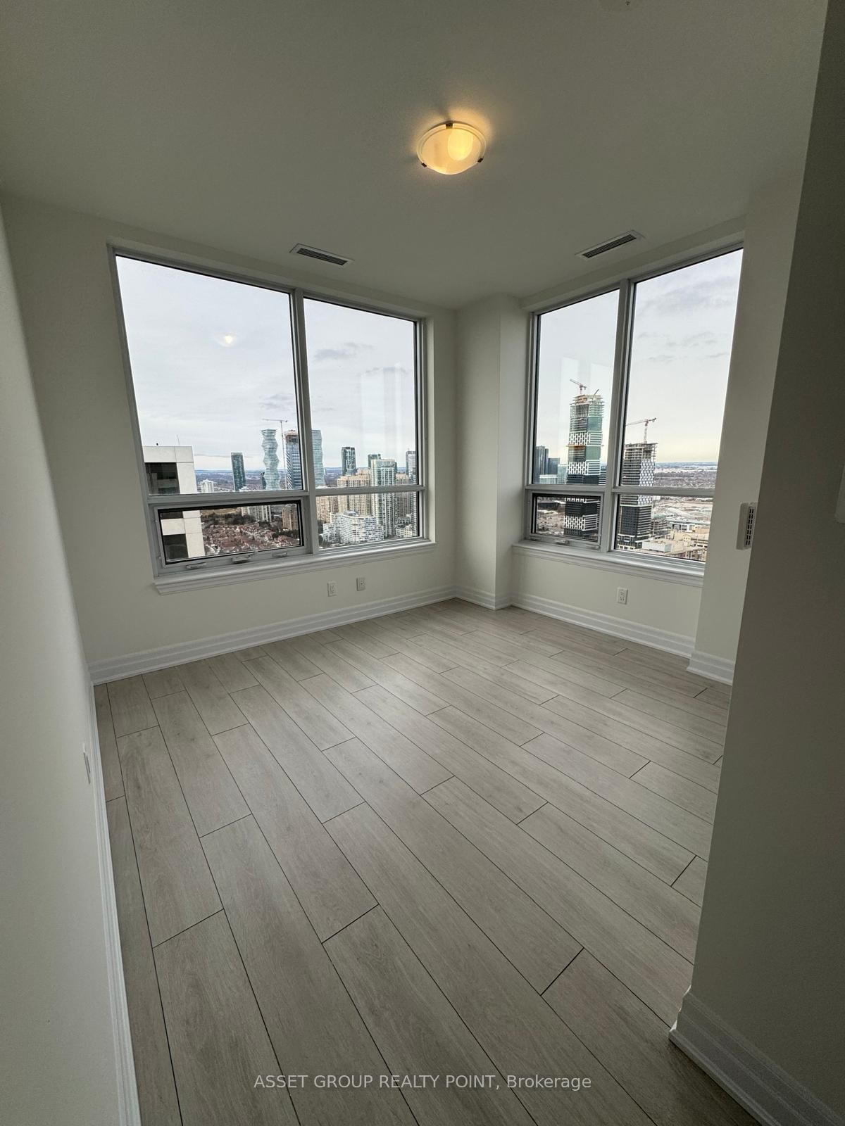Condo for lease at 3910-30 Elm Drive, Mississauga, City Centre, L5B 0N6 - MLS: W12108667