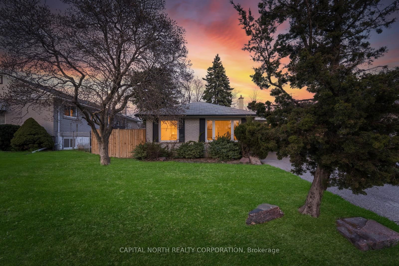 Detached House for sale at 19 Vanderbrent Crescent, Toronto, Willowridge-Martingrove-Richview, M9R 3W9 - MLS: W12108725