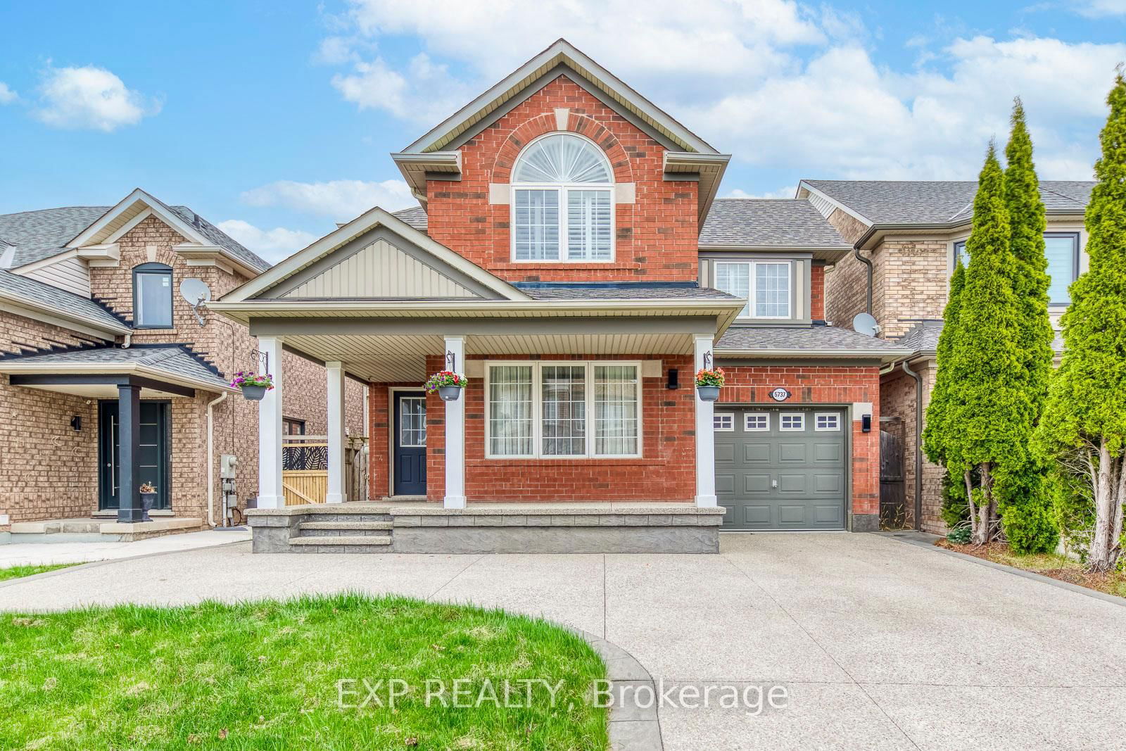 Detached House for sale at 5737 Macphee Road, Mississauga, Churchill Meadows, L5M 7B2 - MLS: W12108877