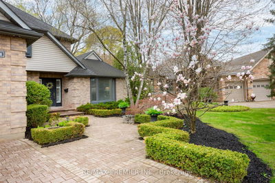 4011 Lantern Lane, Burlington - Shoreacres image-0-1